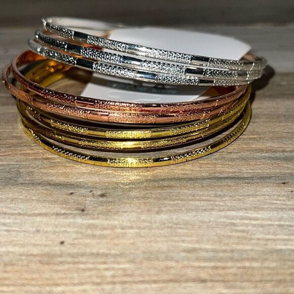 Bangle Stack Set Of 8 Etched Bracelet Gold Silver Rose Gold Tone Sparkle Classic - Picture 1 of 6